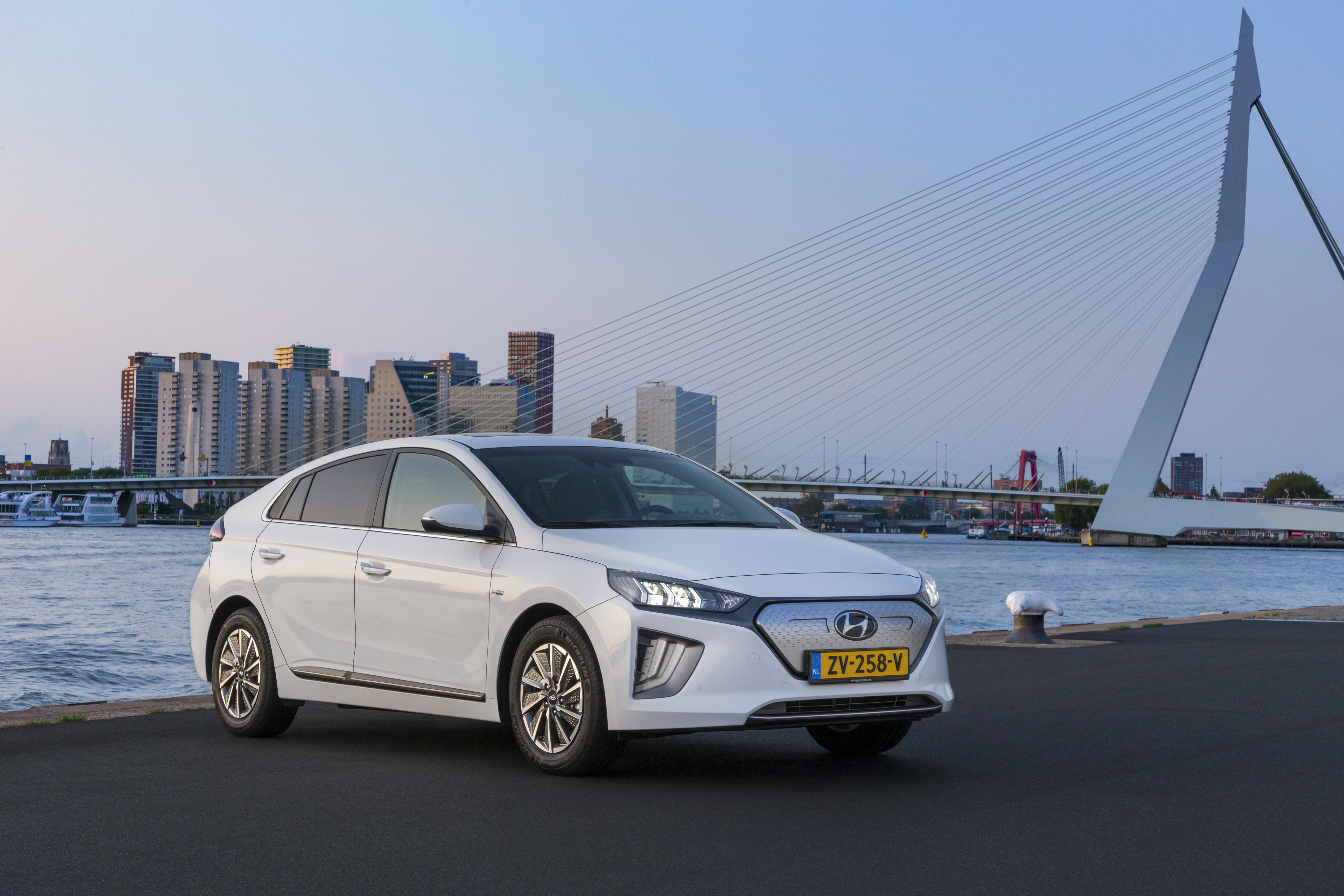 Polar White Hyundai IONIQ Electric